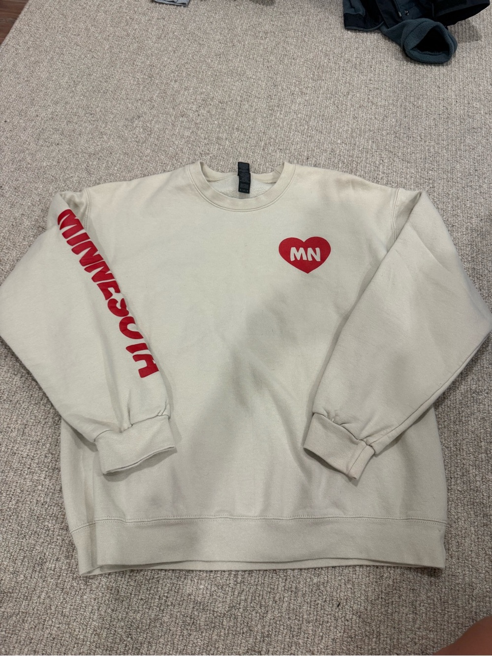 Gildan Minnesota heart design crewneck sweatshirt unisex medium